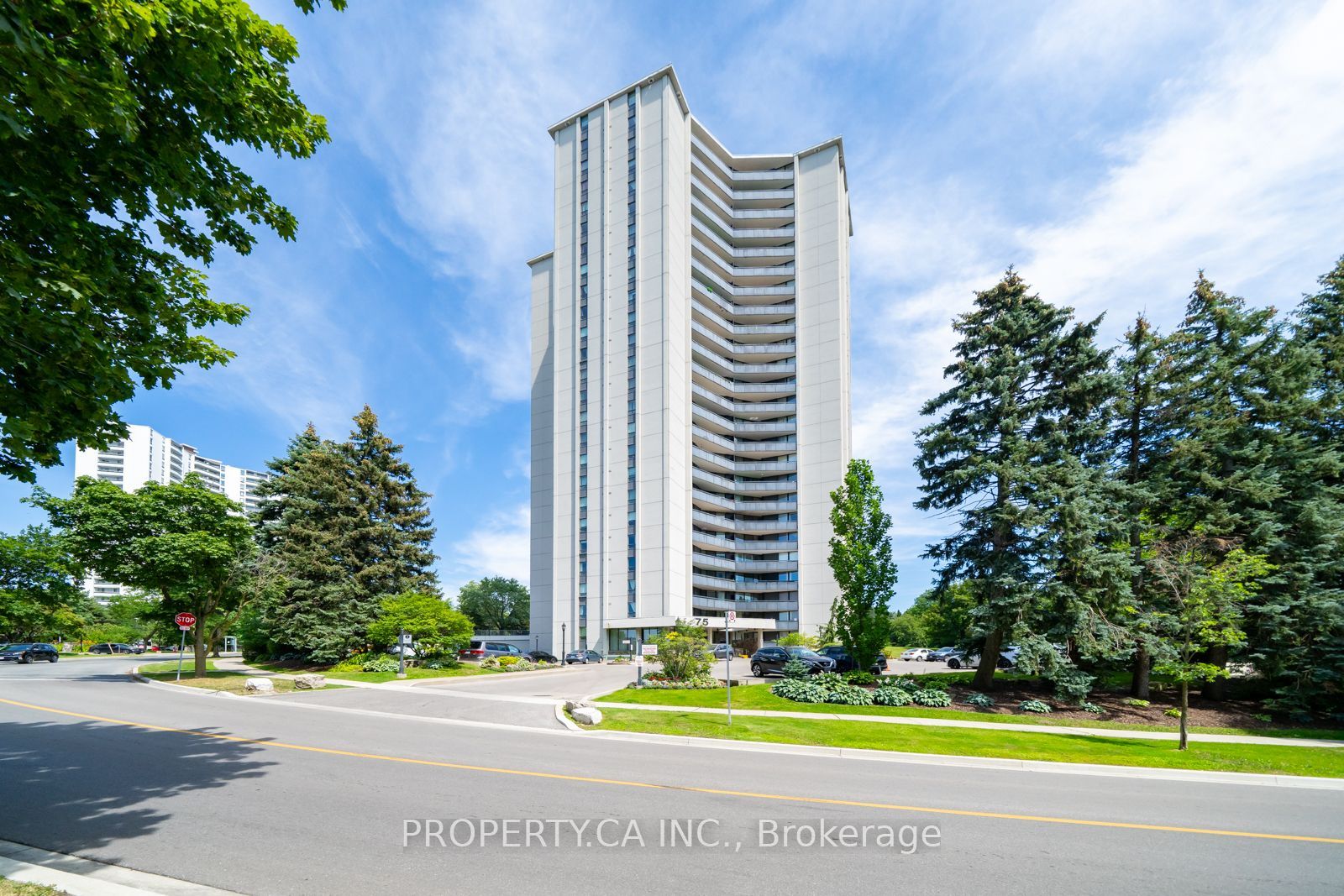 75 Graydon Hall Drive 303, Toronto, ON M3A 3M5