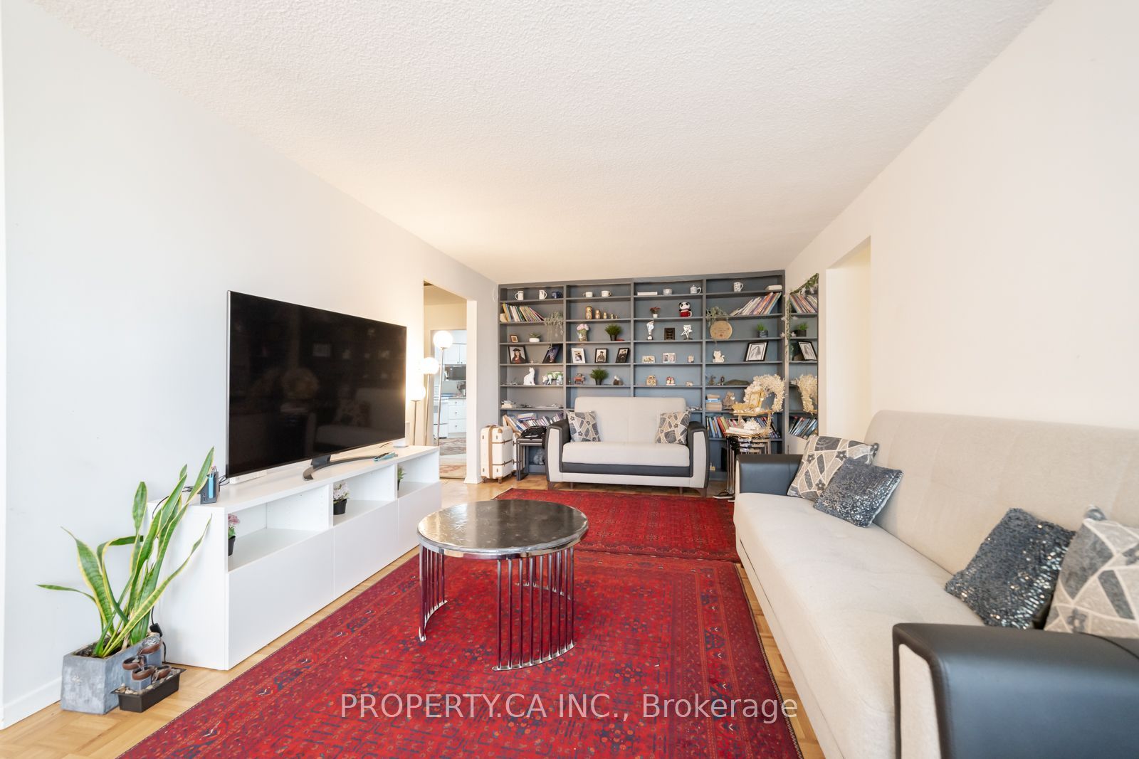 75 Graydon Hall Drive 303, Toronto, ON M3A 3M5 photo 4