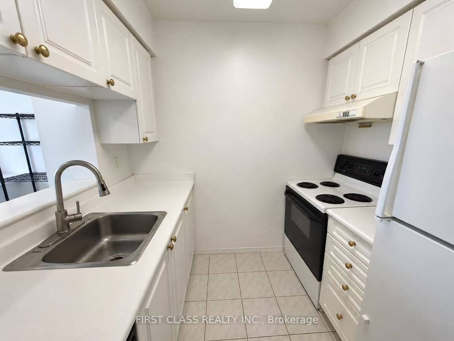 3 Pemberton Avenue 1409, Toronto, ON M2M 4M1 photo 3