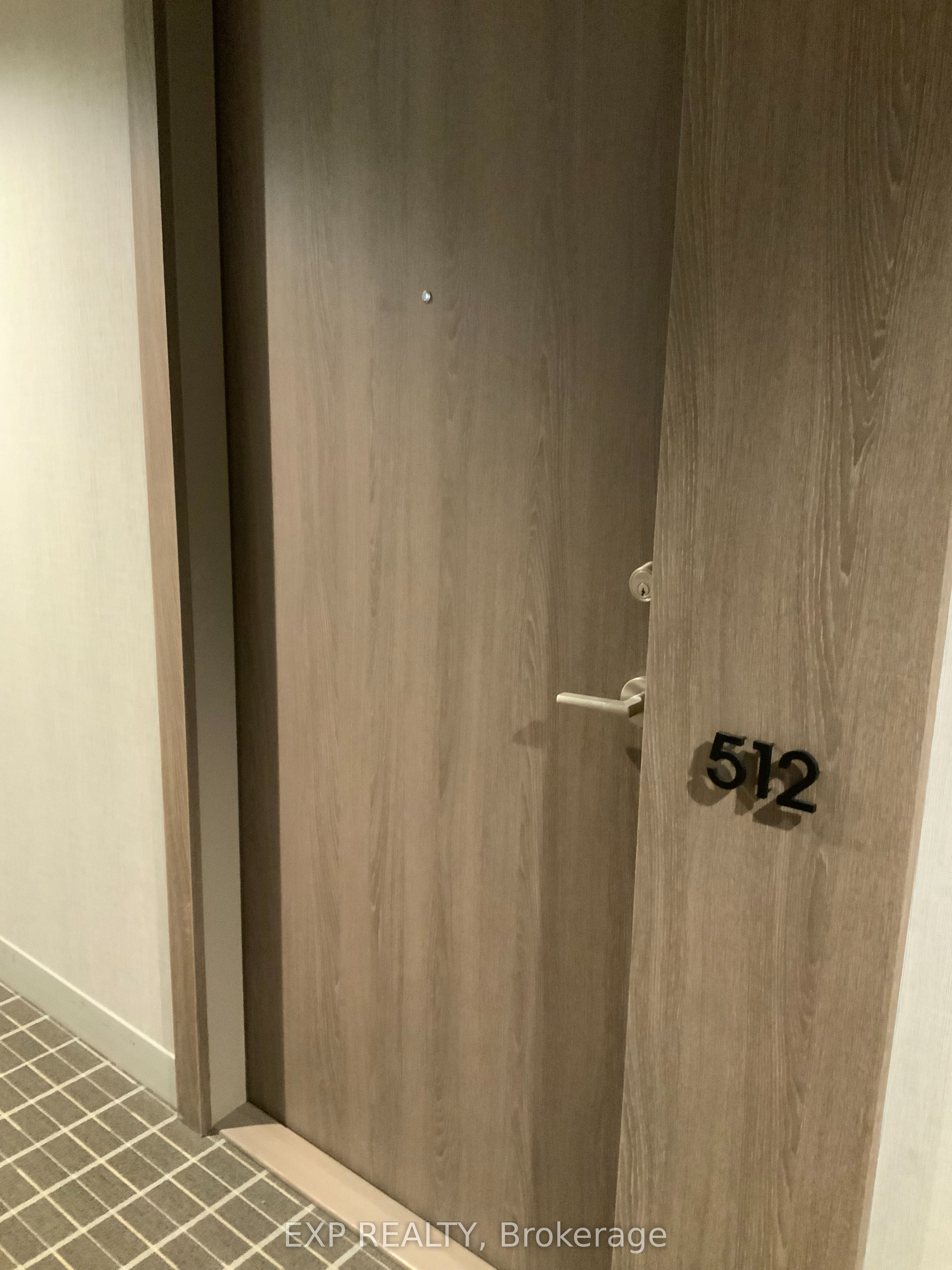27 Bathurst Street 512, Toronto, ON M5V 0R1 photo 3