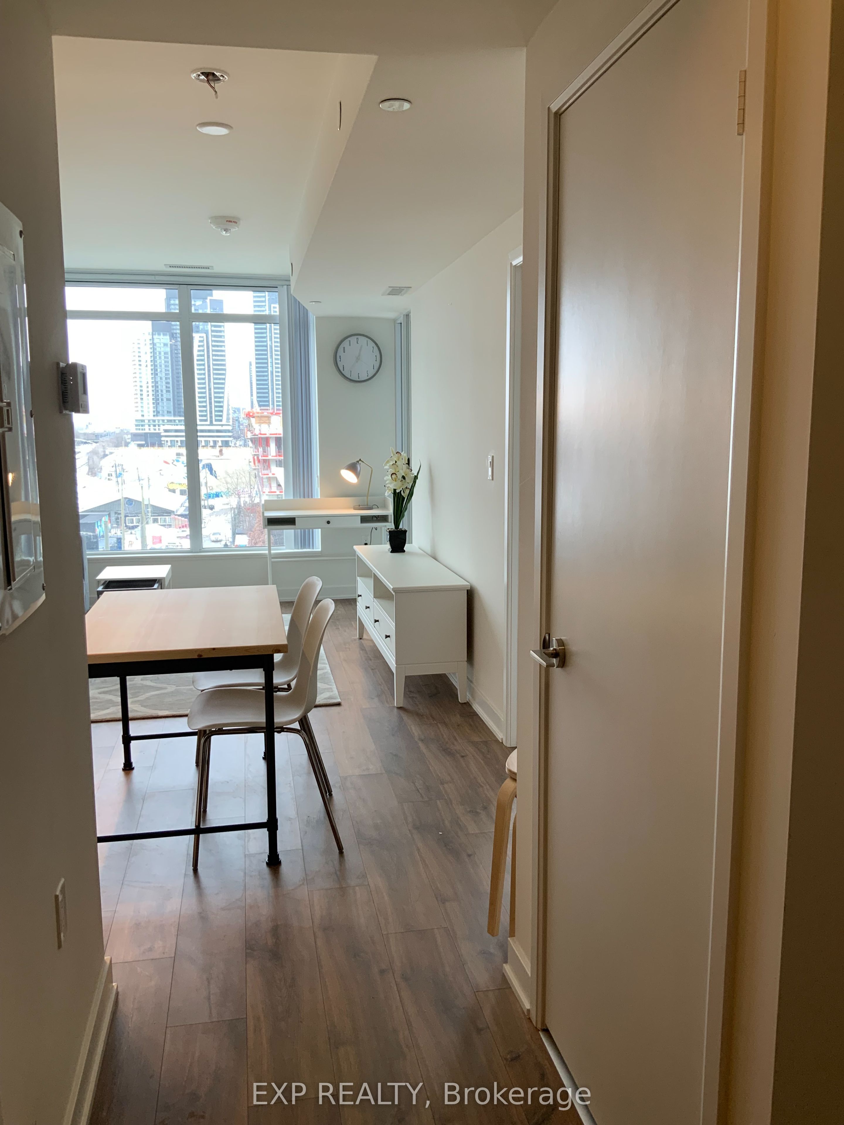 27 Bathurst Street 512, Toronto, ON M5V 0R1 photo 5