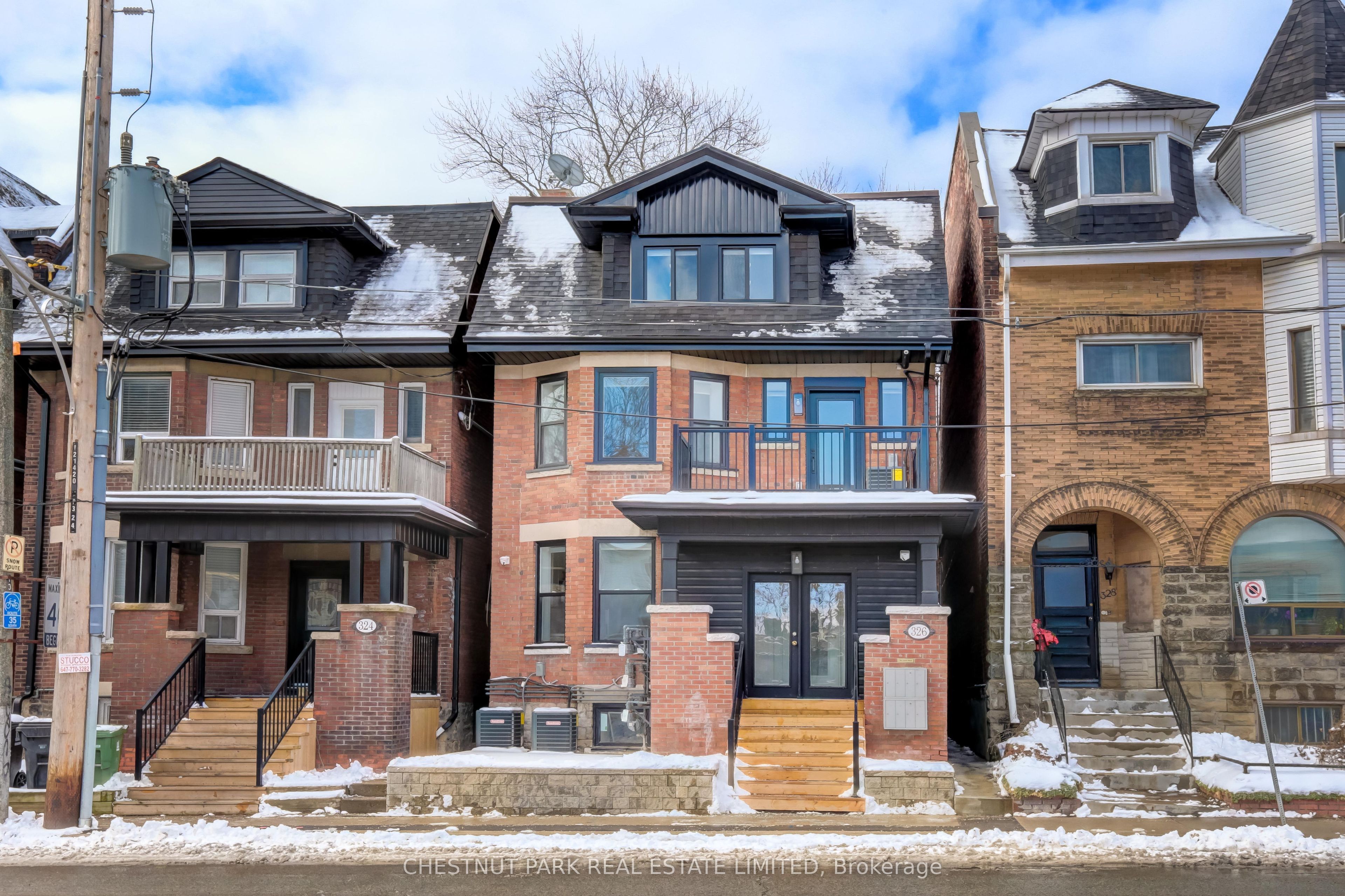 326 St George Street 1, Toronto, ON M5R 2P5