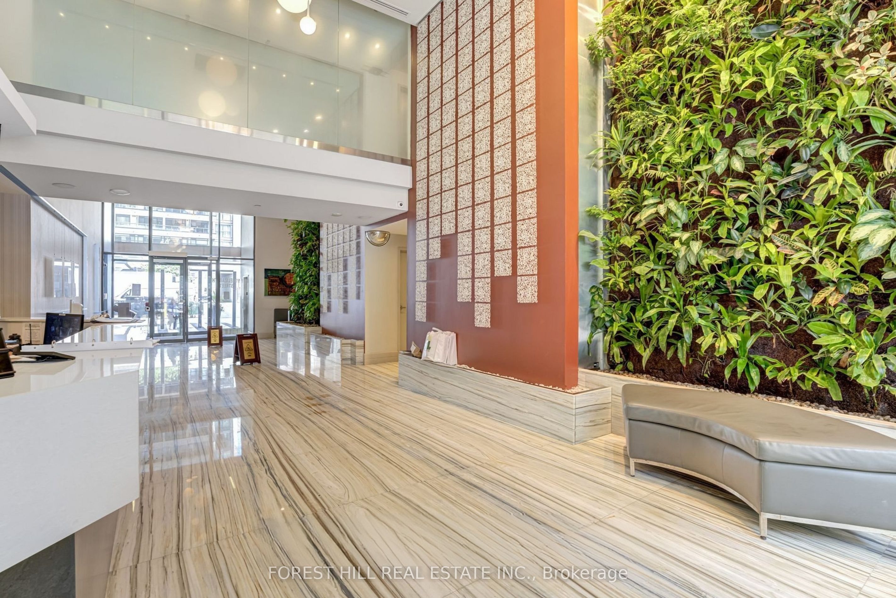 111 Elizabeth Street 917, Toronto, ON M5G 1P7 photo 3