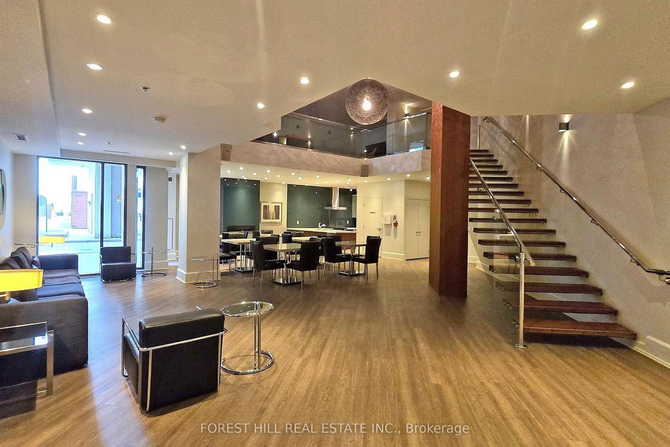 111 Elizabeth Street 917, Toronto, ON M5G 1P7 photo 4
