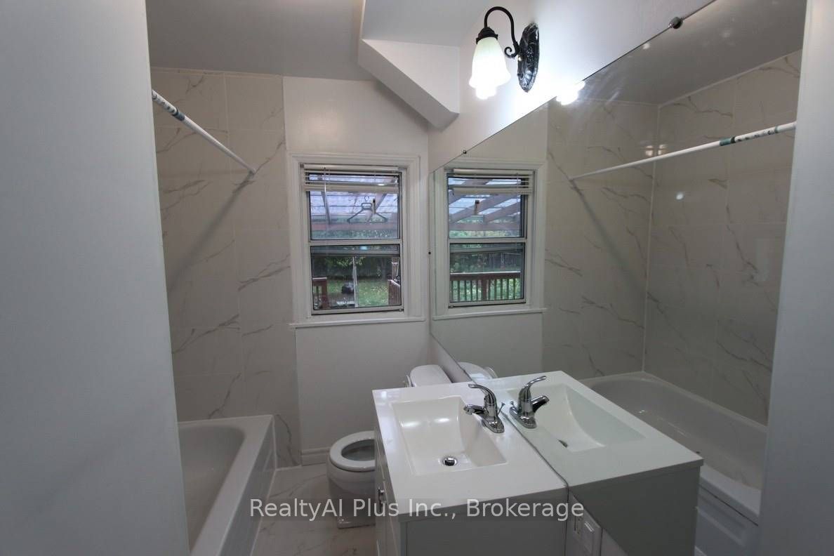 37 Grantbrook Street, Toronto, ON M2R 2E8 photo 2