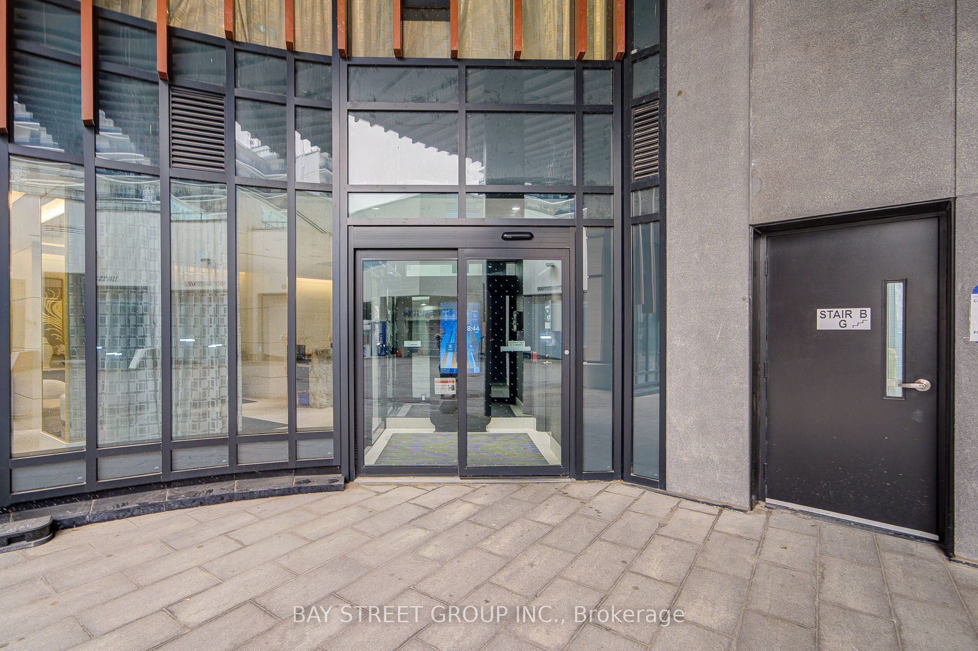 5858 Yonge Street 2023, Toronto, ON M2M 0C6 photo 3