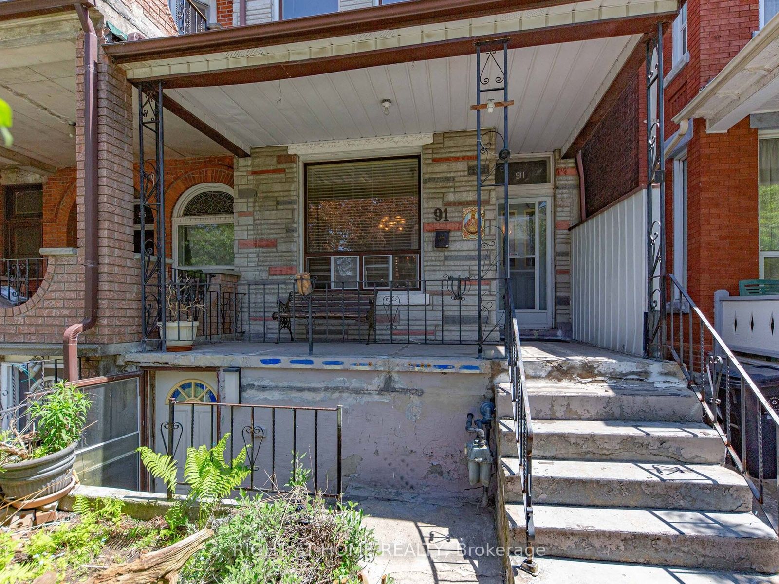 91 Borden Street, Toronto, ON M5S 2M8 photo 3