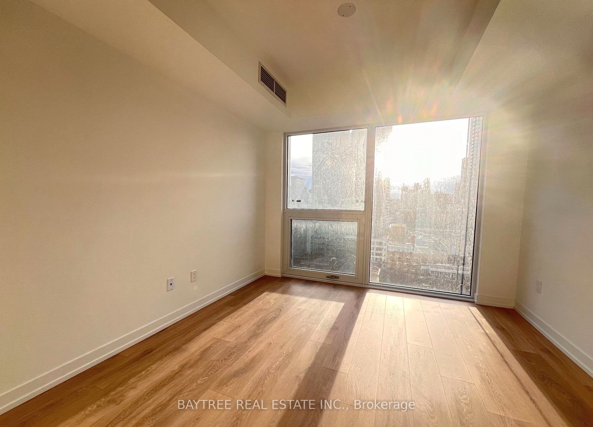 82 Dalhousie Street 1708, Toronto, ON M5B 0C5 photo 2