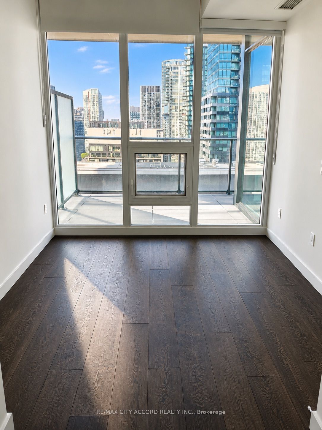 3 Concord City Place Way, Toronto, ON M5V 0X4 photo 3