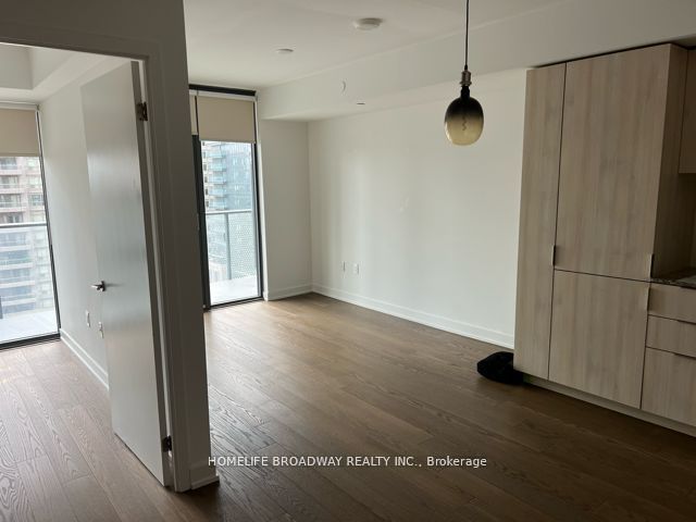 11 Wellesley Street W 1306, Toronto, ON M4Y 1E8 photo 4