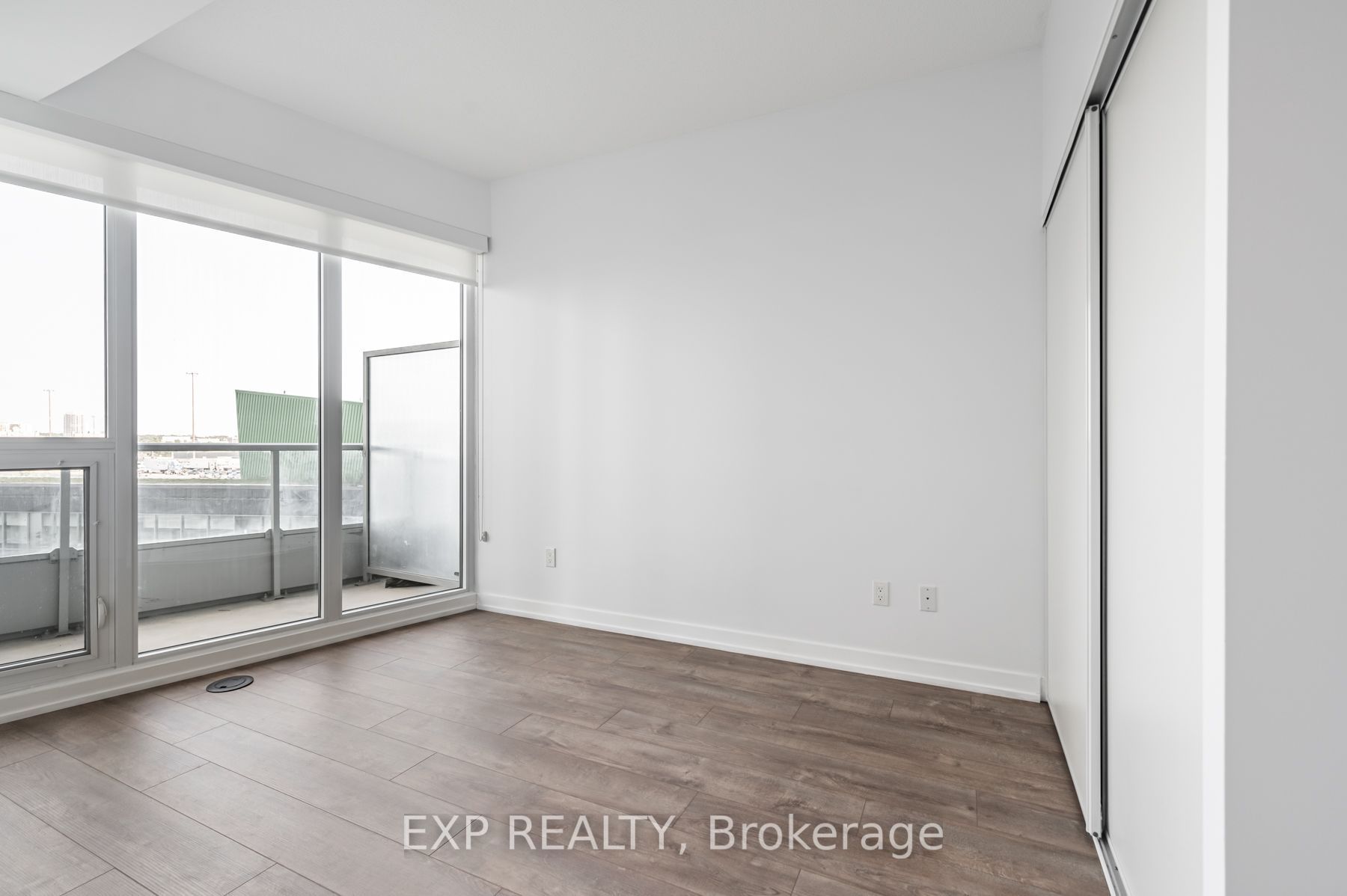115 Mcmahon Drive 206, Toronto, ON M2K 0E3 photo 4