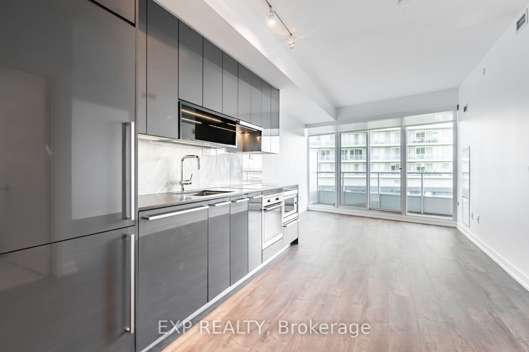 115 Mcmahon Drive 206, Toronto, ON M2K 0E3 photo 5
