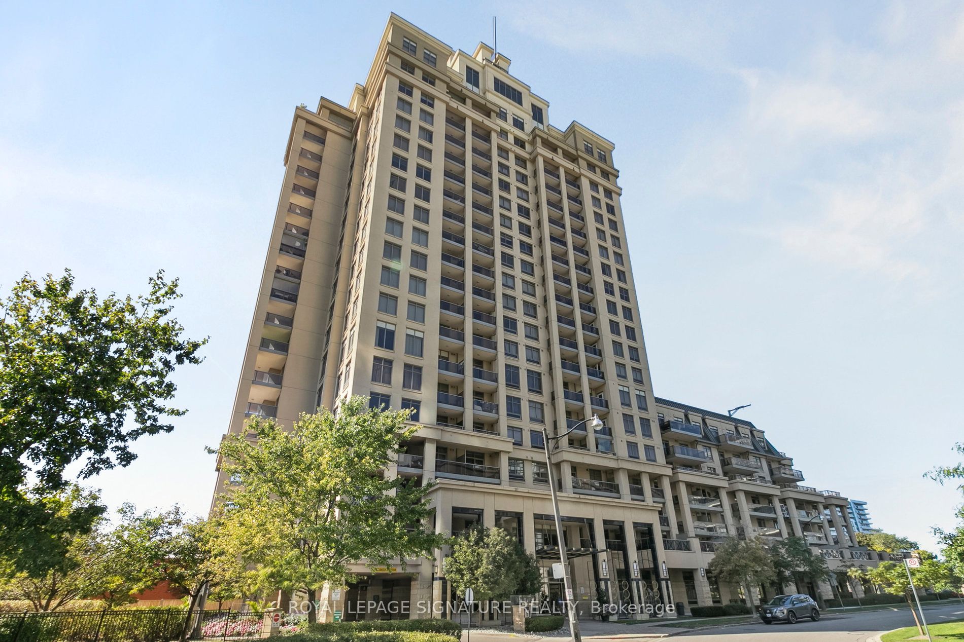 18 Kenaston Gardens 1307, Toronto, ON M2K 3C7