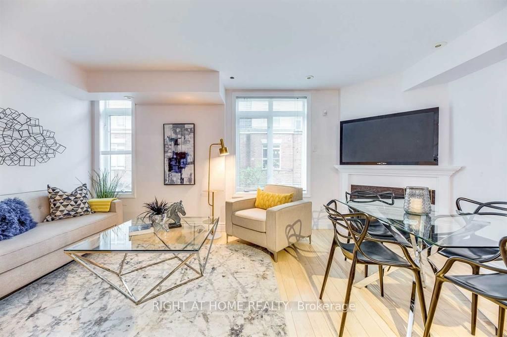 415 Jarvis Street 327, Toronto, ON M4Y 3C1 photo 2