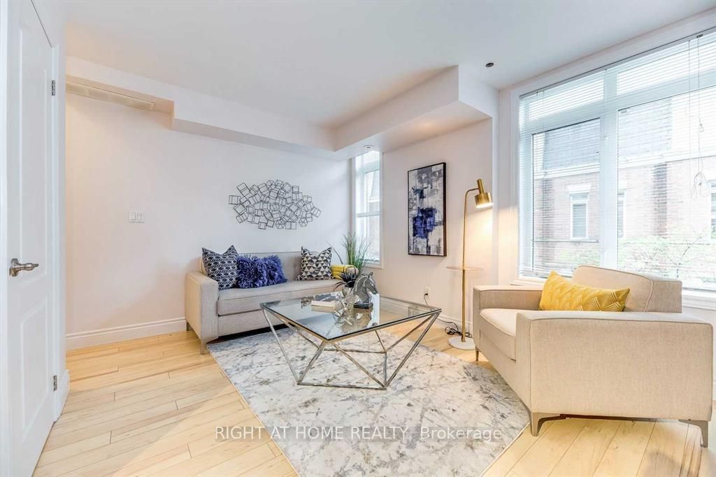 415 Jarvis Street 327, Toronto, ON M4Y 3C1 photo 3