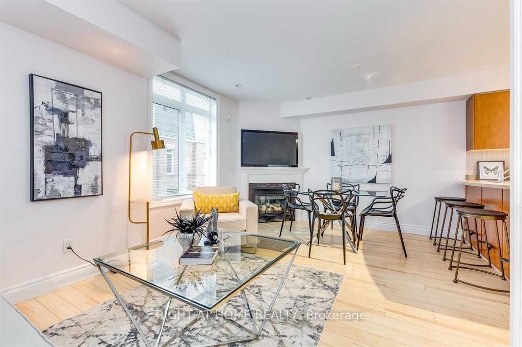 415 Jarvis Street 327, Toronto, ON M4Y 3C1 photo 4