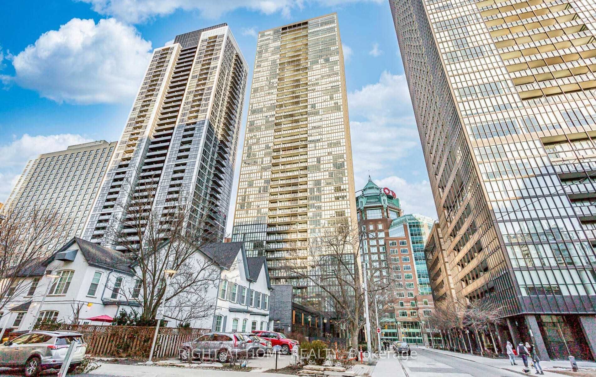 110 Charles Street E 1702, Toronto, ON M4Y 1T5 photo 2