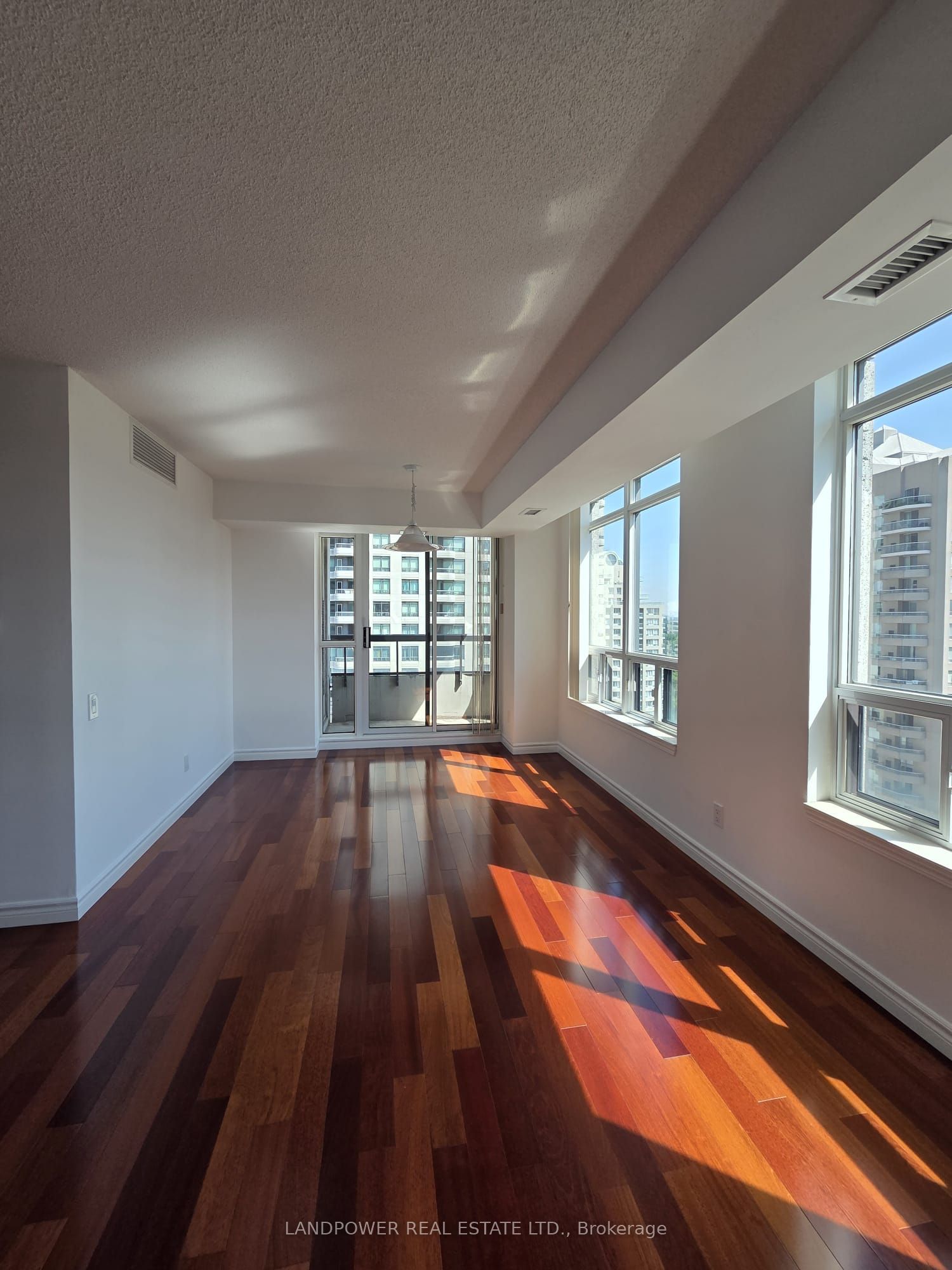 8 Hillcrest Avenue 1107, Toronto, ON M2N 3N5 photo 5