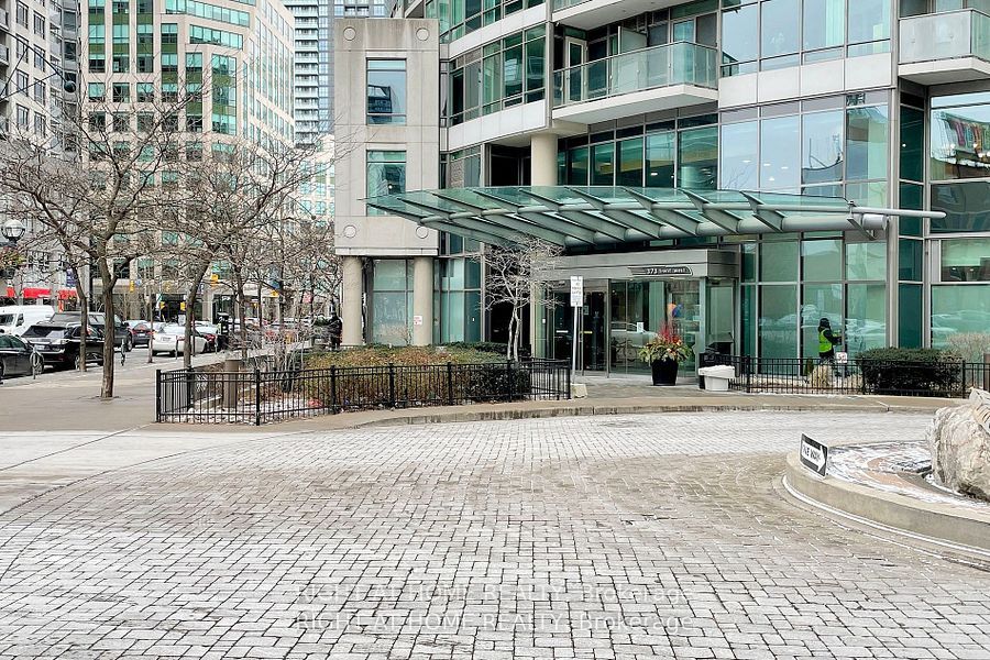 373 Front Street W 2808, Toronto, ON M5V 3R7 photo 4