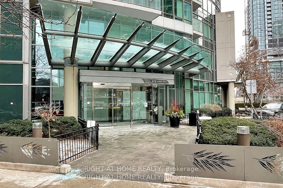 373 Front Street W 2808, Toronto, ON M5V 3R7 photo 5