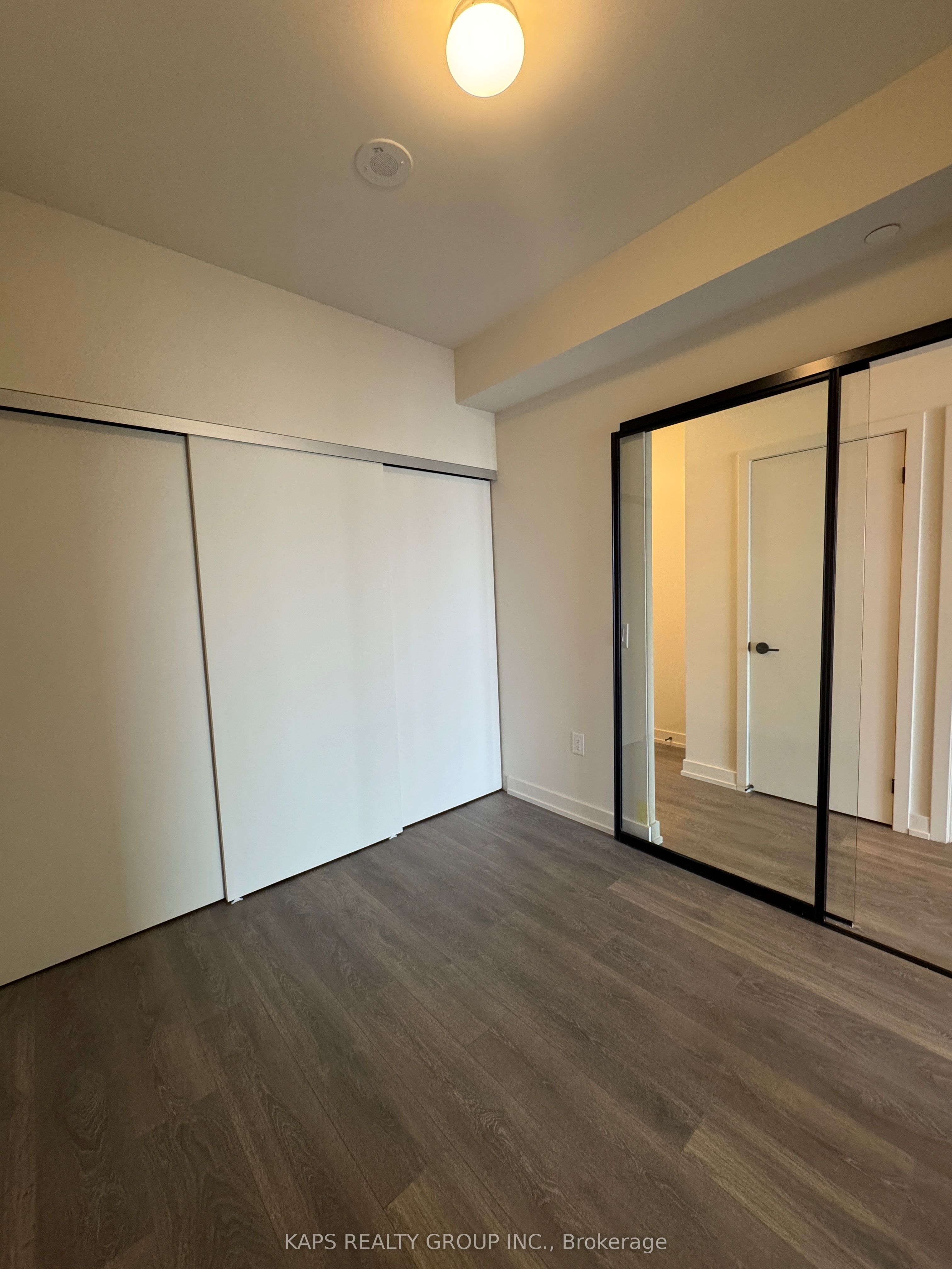 181 Sterling Road 1212, Toronto, ON M6R 0B2 photo 4