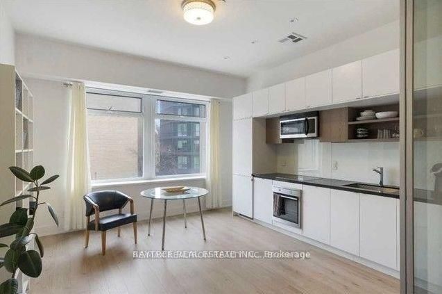 111 St Clair Avenue W 1026, Toronto, ON M4V 1N5 photo 3