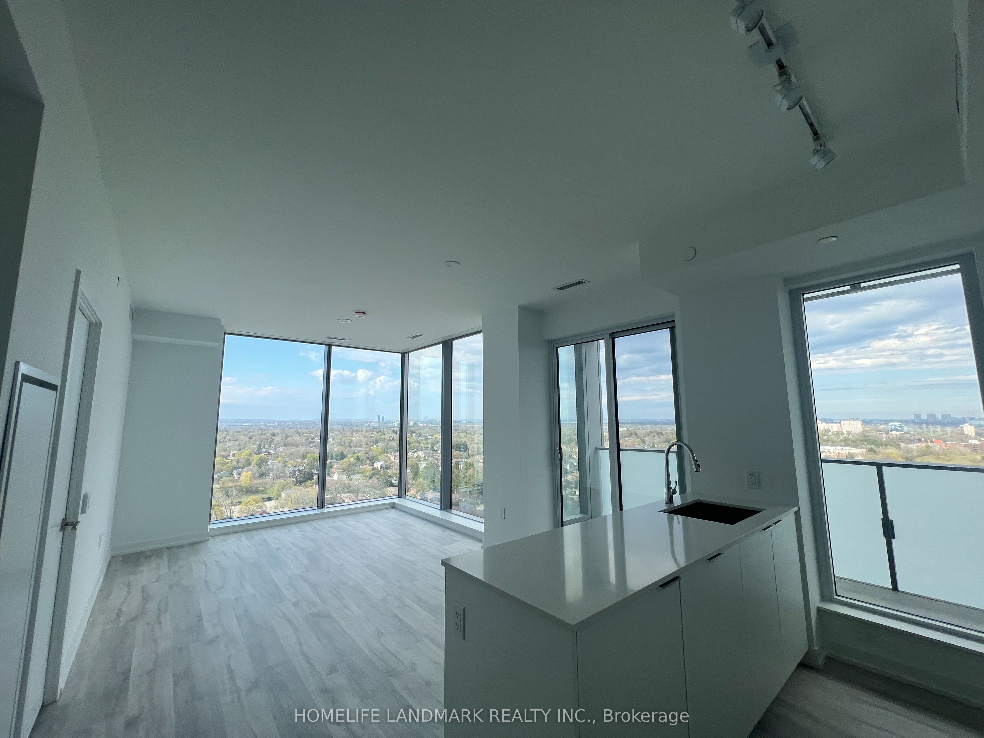 7 Golden Lion Heights 1803, Toronto, ON M2M 0C1 photo 3