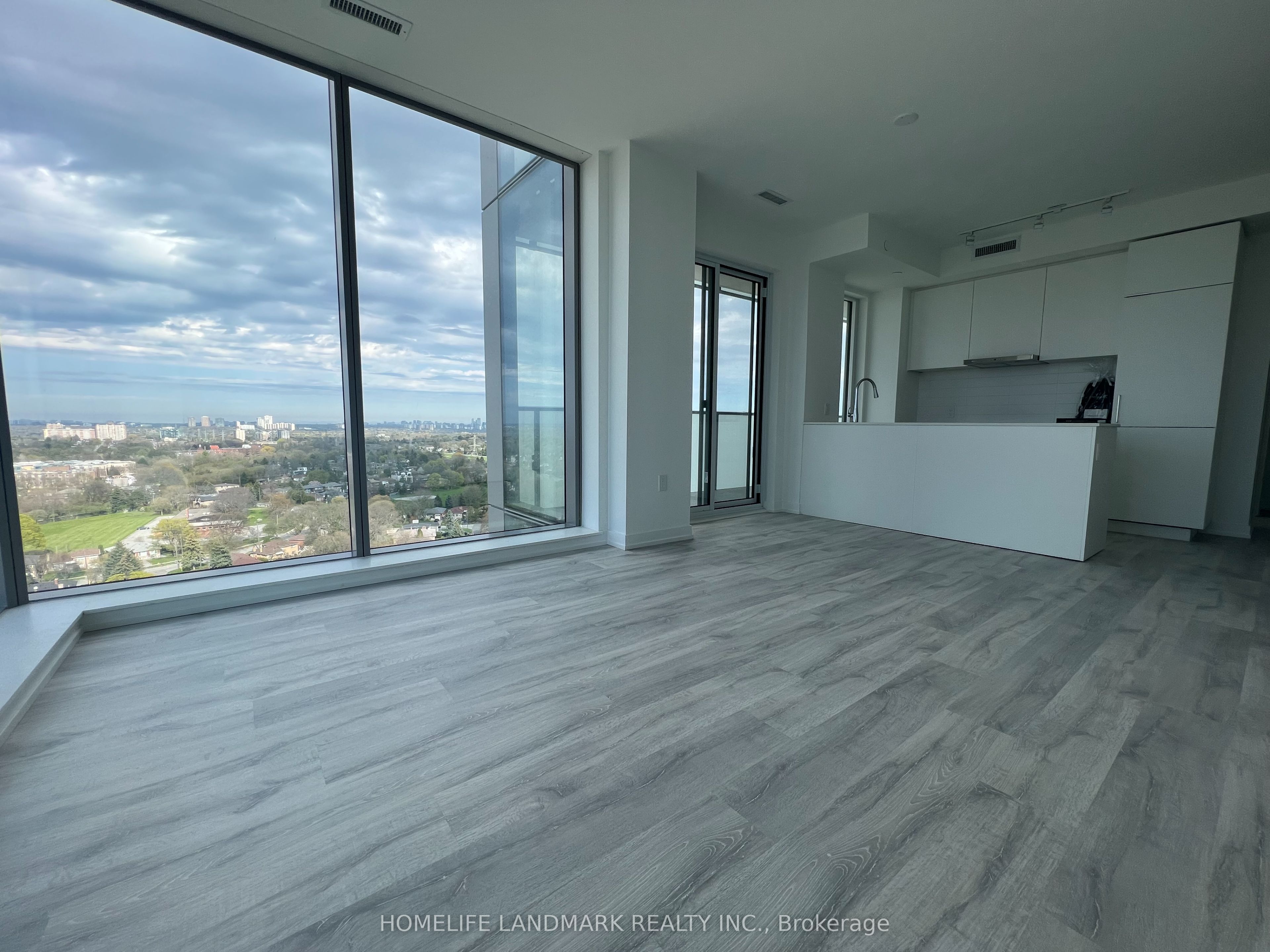 7 Golden Lion Heights 1803, Toronto, ON M2M 0C1 photo 4
