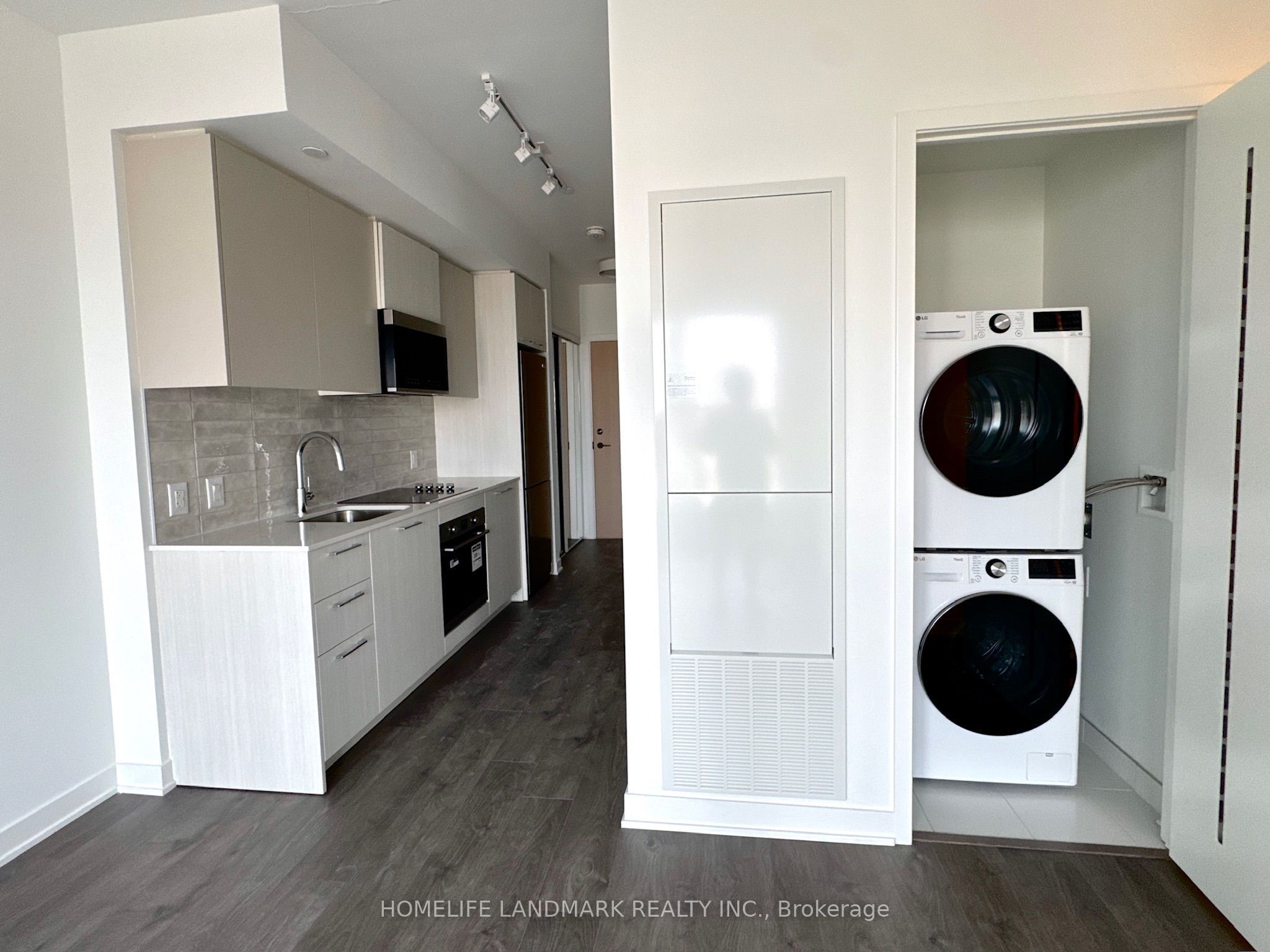 10 Oak Street 801, Toronto, ON M5A 0Z1 photo 5