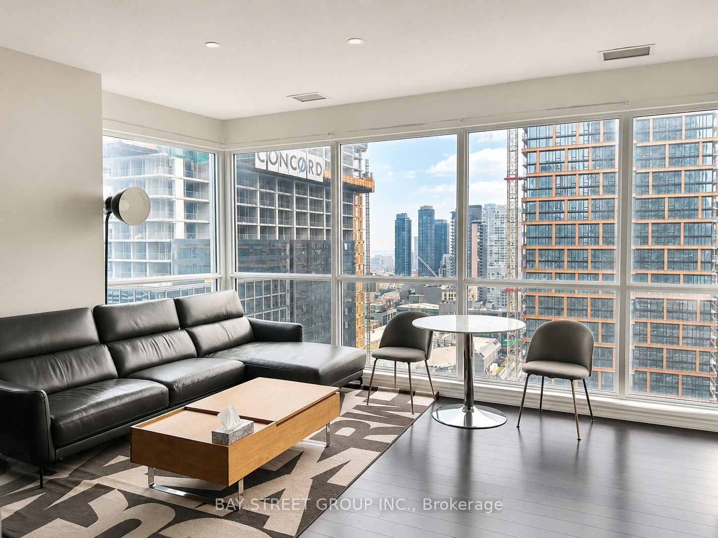 386 Yonge Street 2807, Toronto, ON M5B 0A5 photo 5