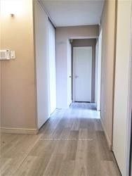 10 Sunny Glenway Way 807, Toronto, ON M3C 2Z3 photo 4
