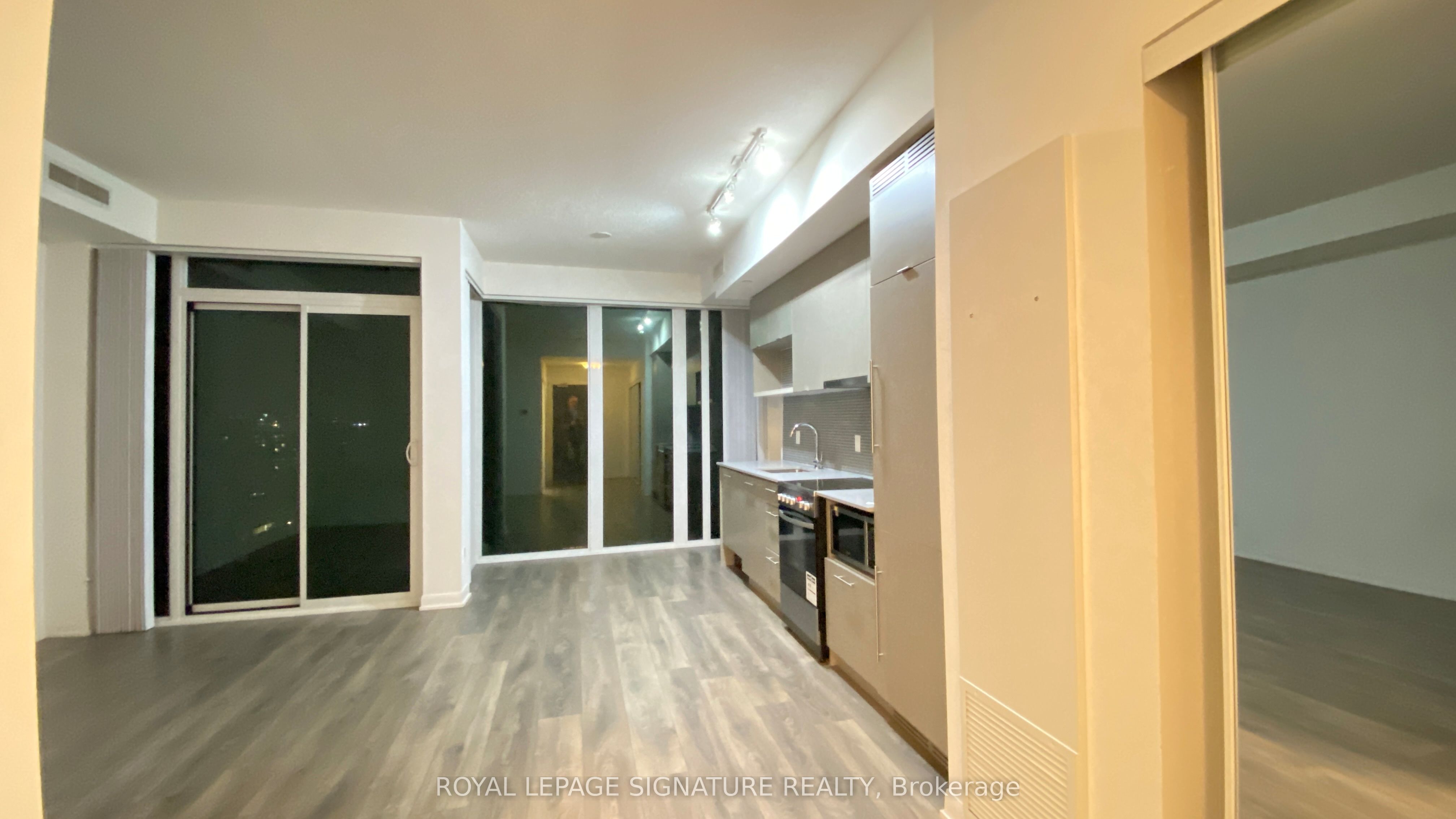 435 Richmond Street W Ph102, Toronto, ON M5V 1X9 photo 2