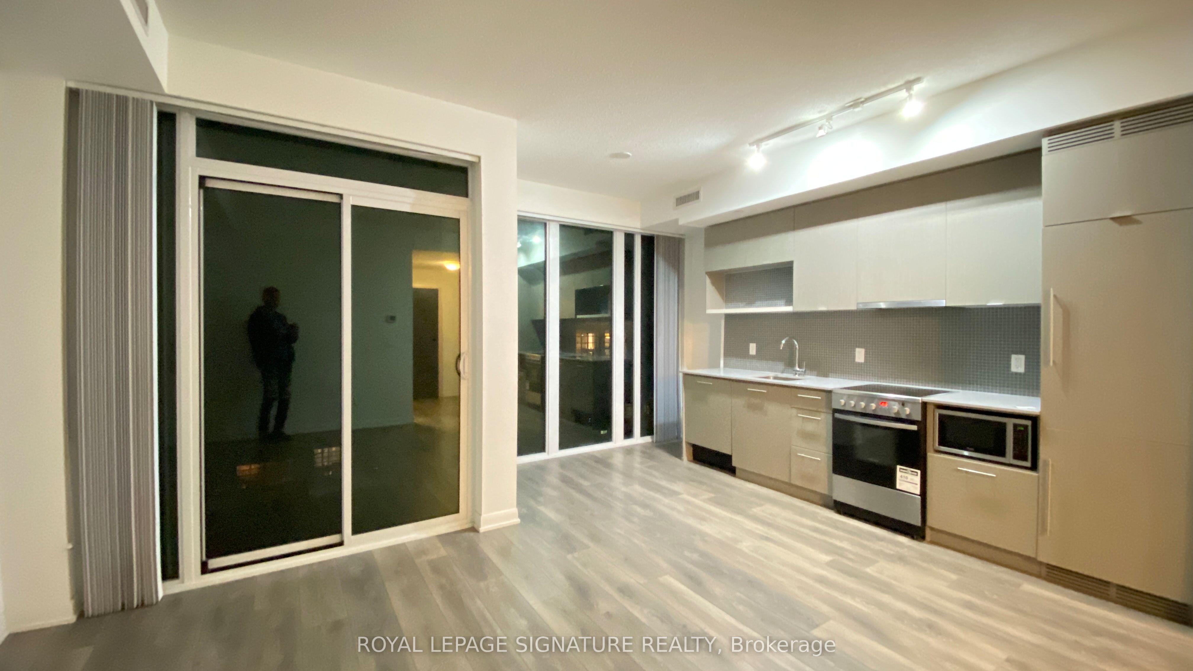 435 Richmond Street W Ph102, Toronto, ON M5V 1X9 photo 5