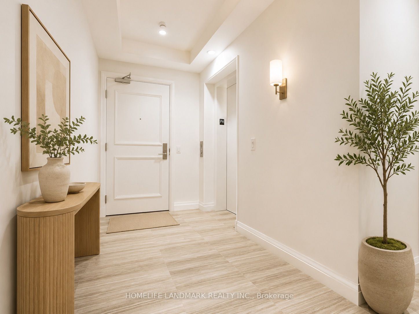 285 Avenue Road 503, Toronto, ON M4V 2G8 photo 2