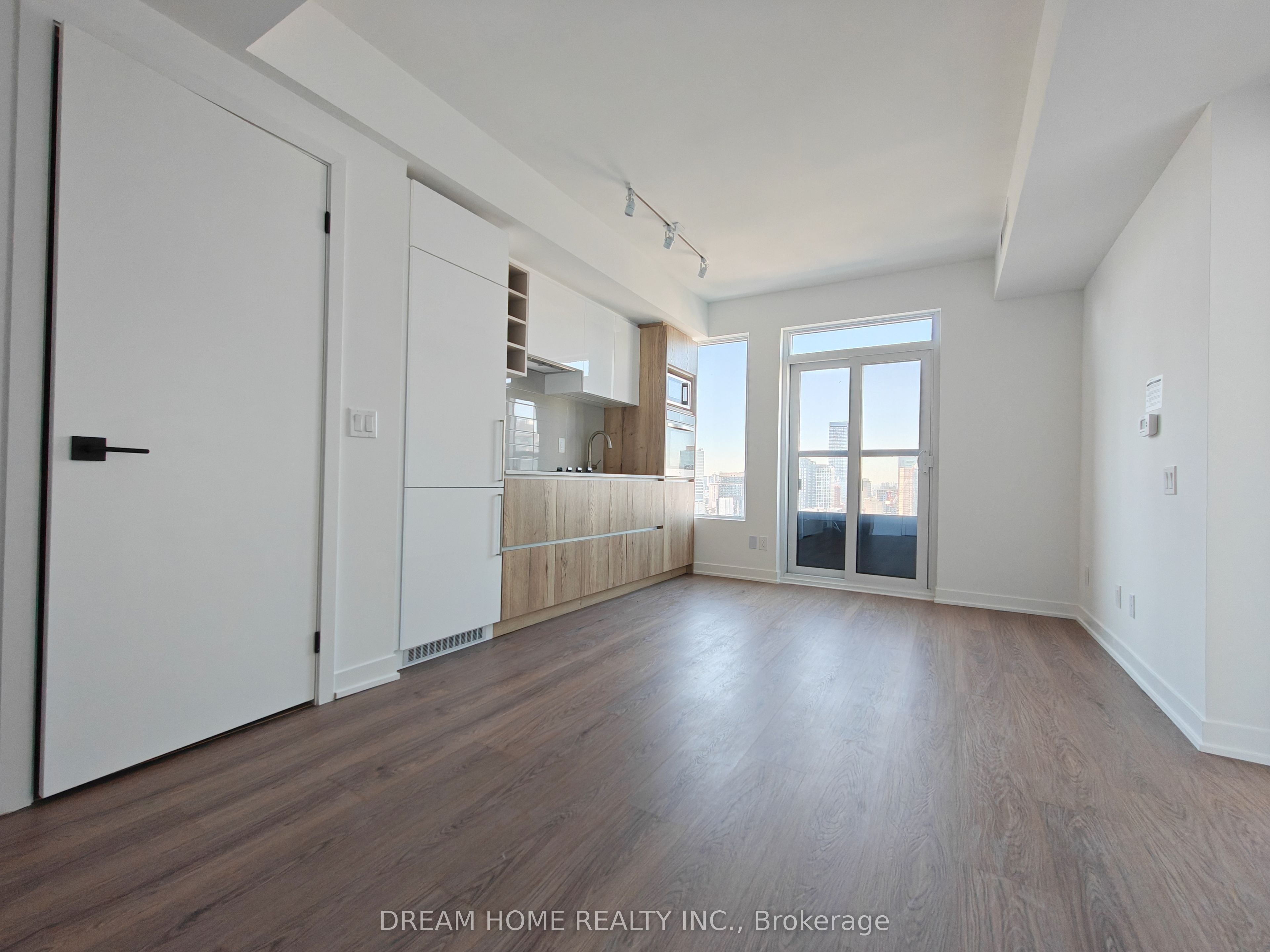 319 Jarvis Street 2805, Toronto, ON M5B 0C8 photo 5