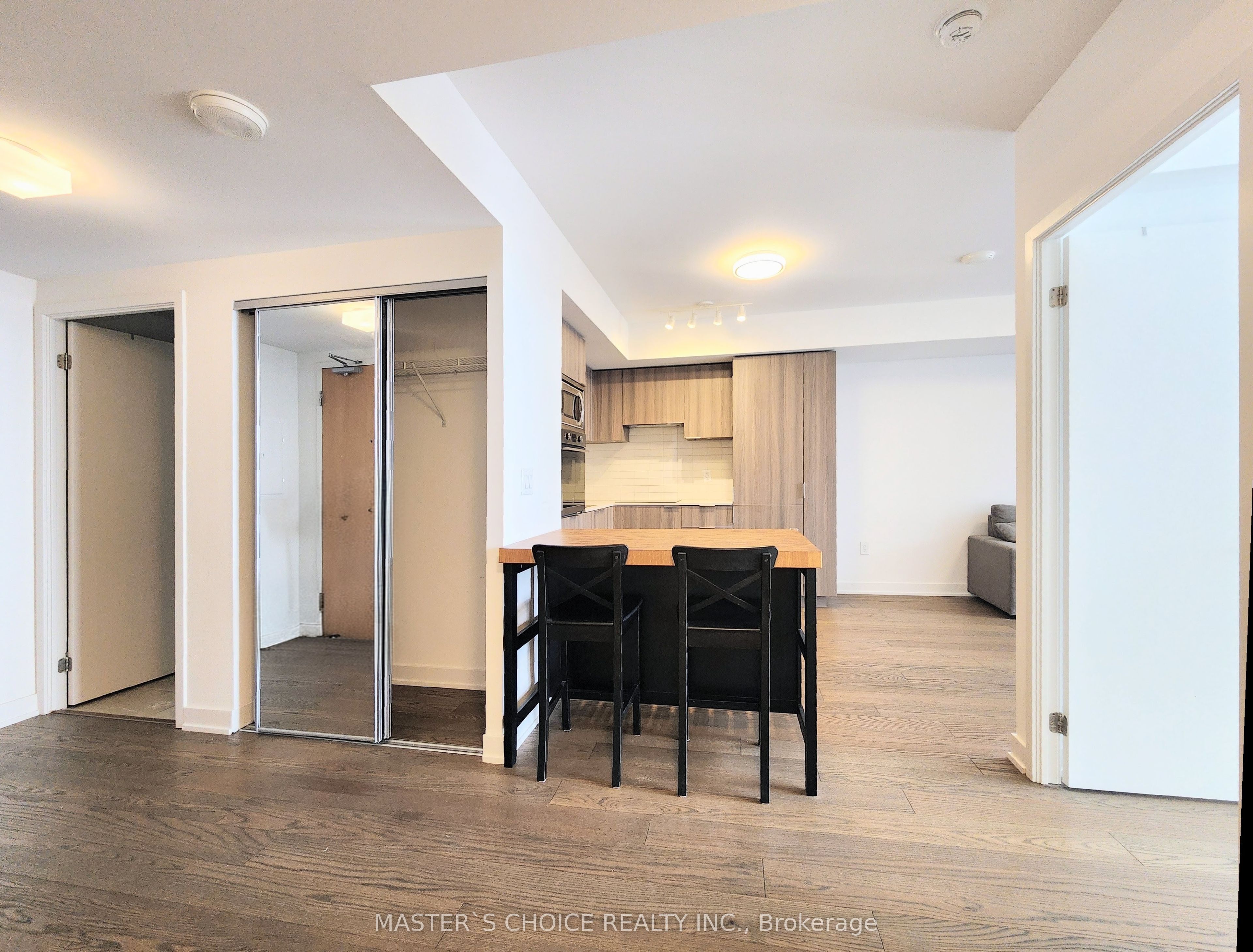 11 Wellesley Street W 3407, Toronto, ON M4Y 0G4 photo 3
