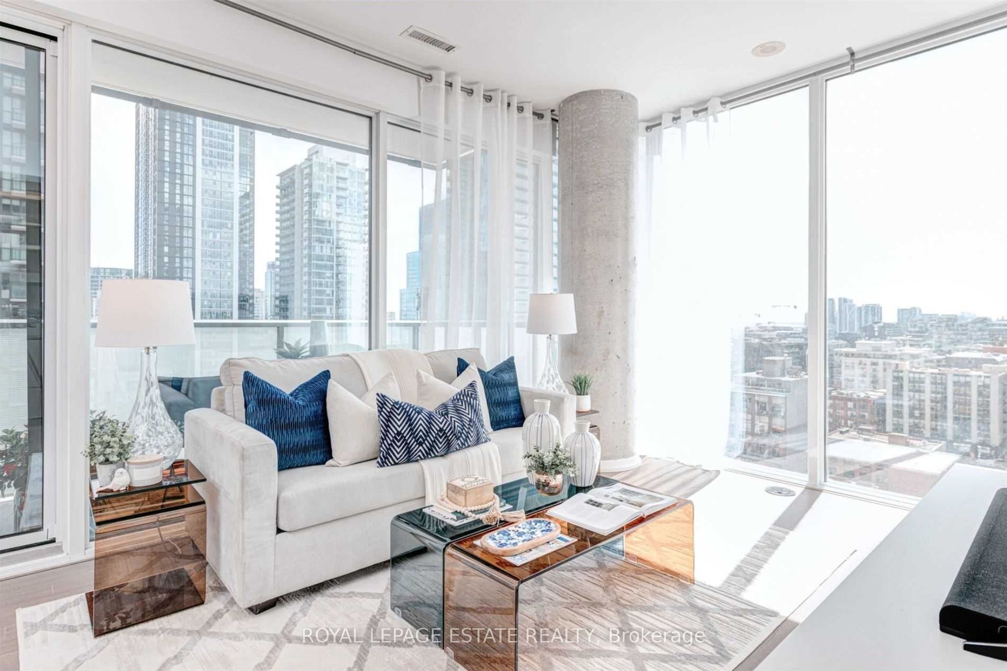 101 Peter Street 1709, Toronto, ON M5V 0G6 photo 2
