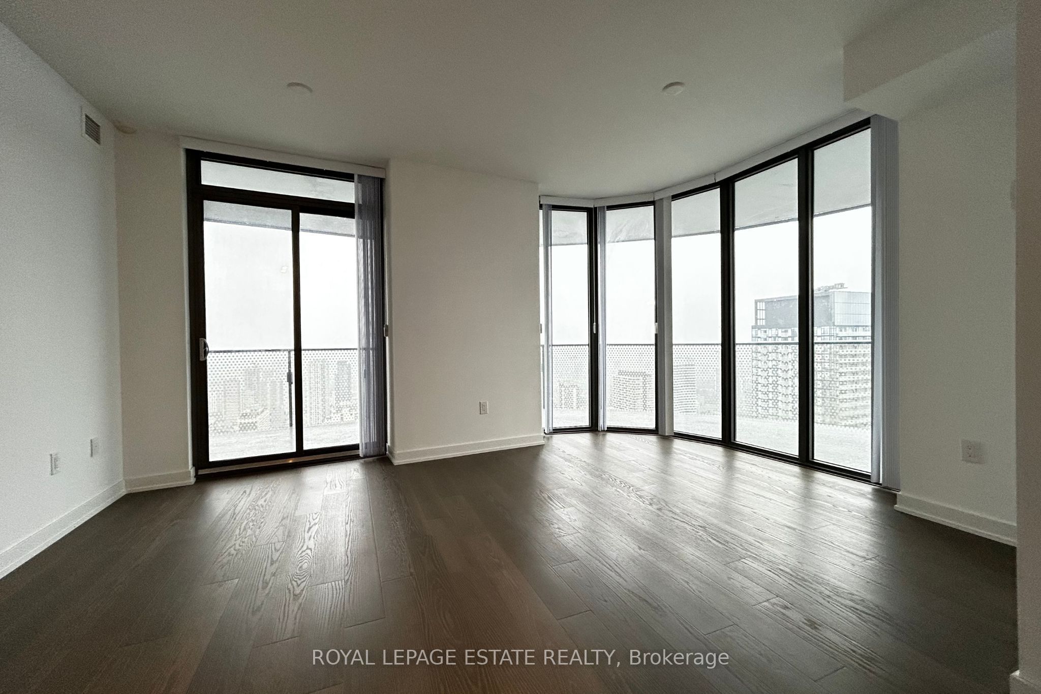 11 Wellesley Street W 5002, Toronto, ON M4Y 0G4