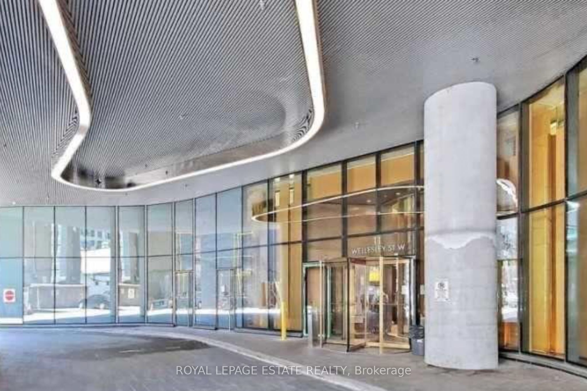 11 Wellesley Street W 5002, Toronto, ON M4Y 0G4 photo 3