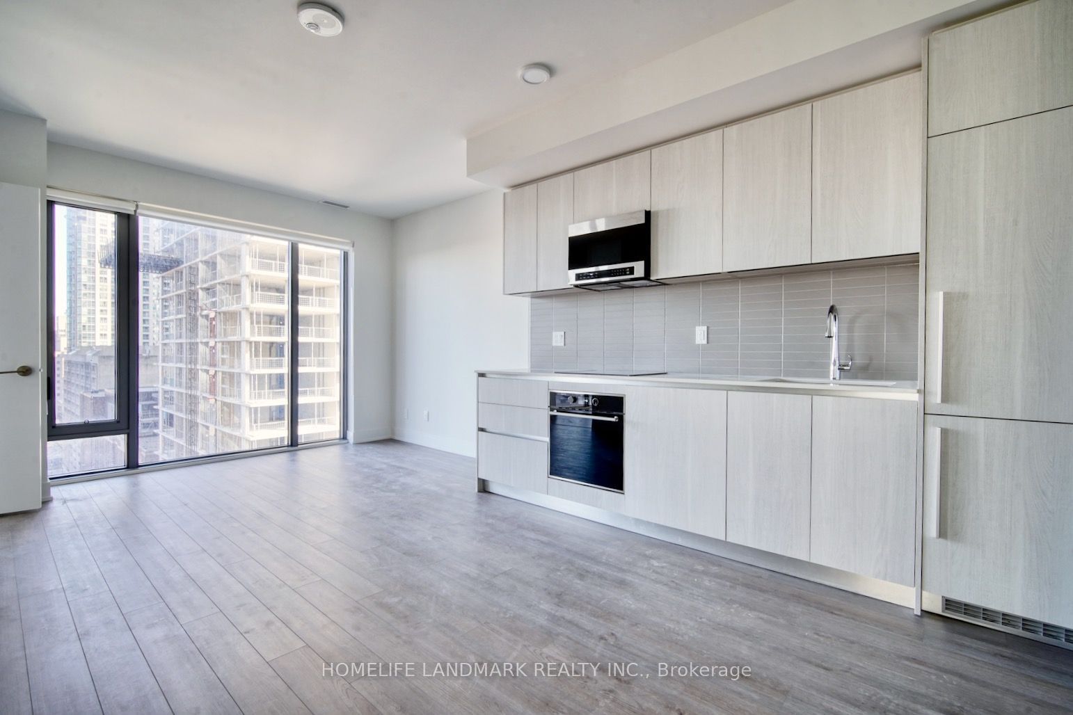 8 Cumberland Street 1608, Toronto, ON M4W 1J5 photo 4