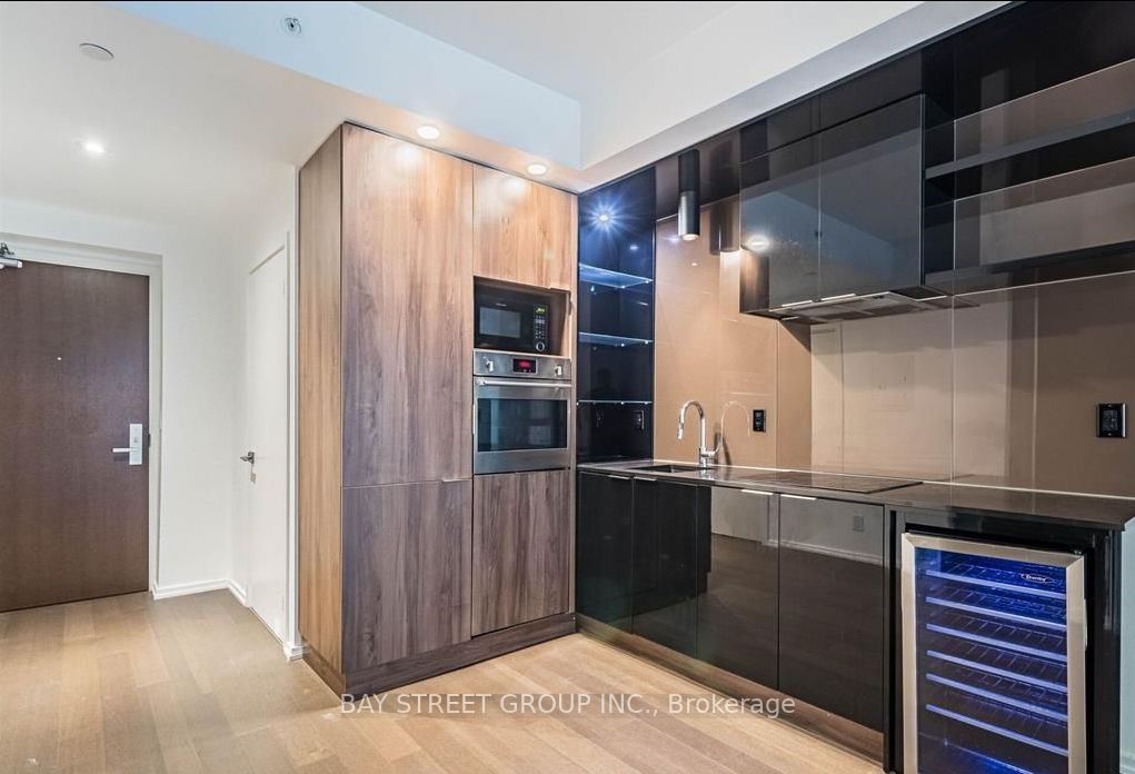 70 Temperance Street 1107, Toronto, ON M5H 0B1 photo 5