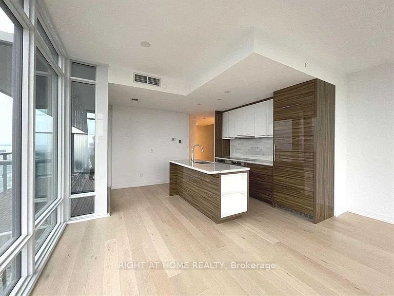 488 University Avenue 4607, Toronto, ON M5G 0C1 photo 3