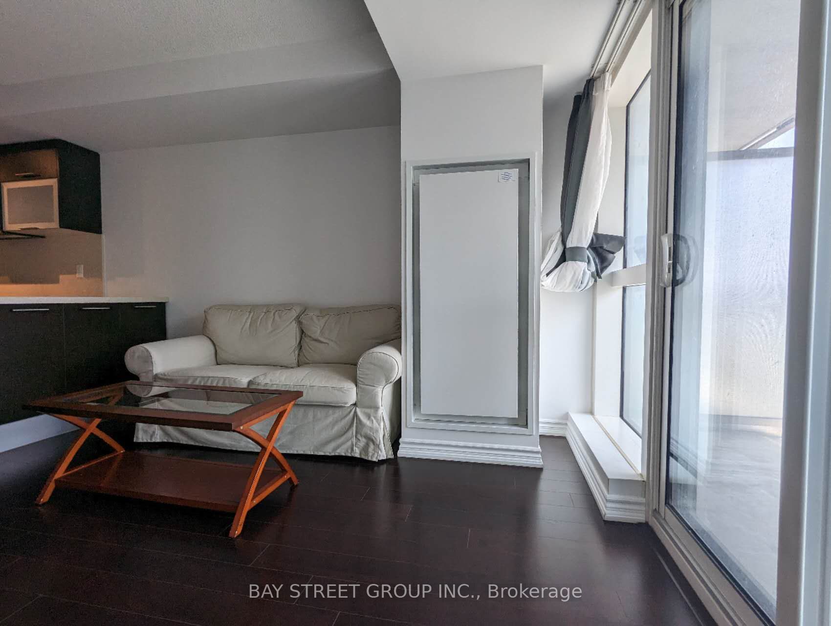 386 Yonge Street 1809, Toronto, ON M5B 0A5 photo 5