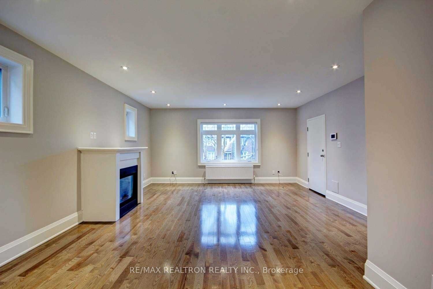 115 Chaplin Crescent 2, Toronto, ON M5P 1A6 photo 3