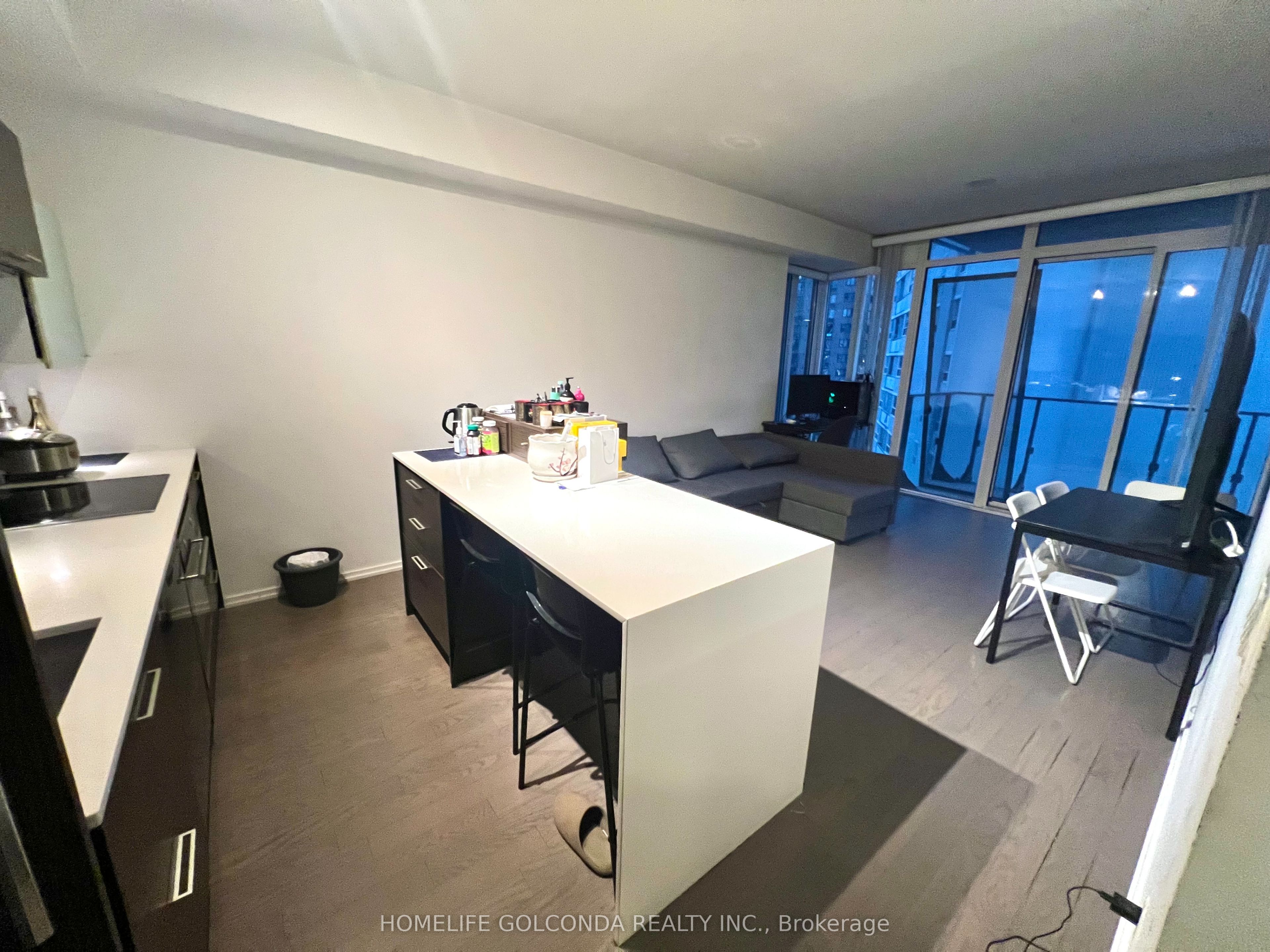 75 St Nicholas Street 1005, Toronto, ON M4Y 0A5 photo 3