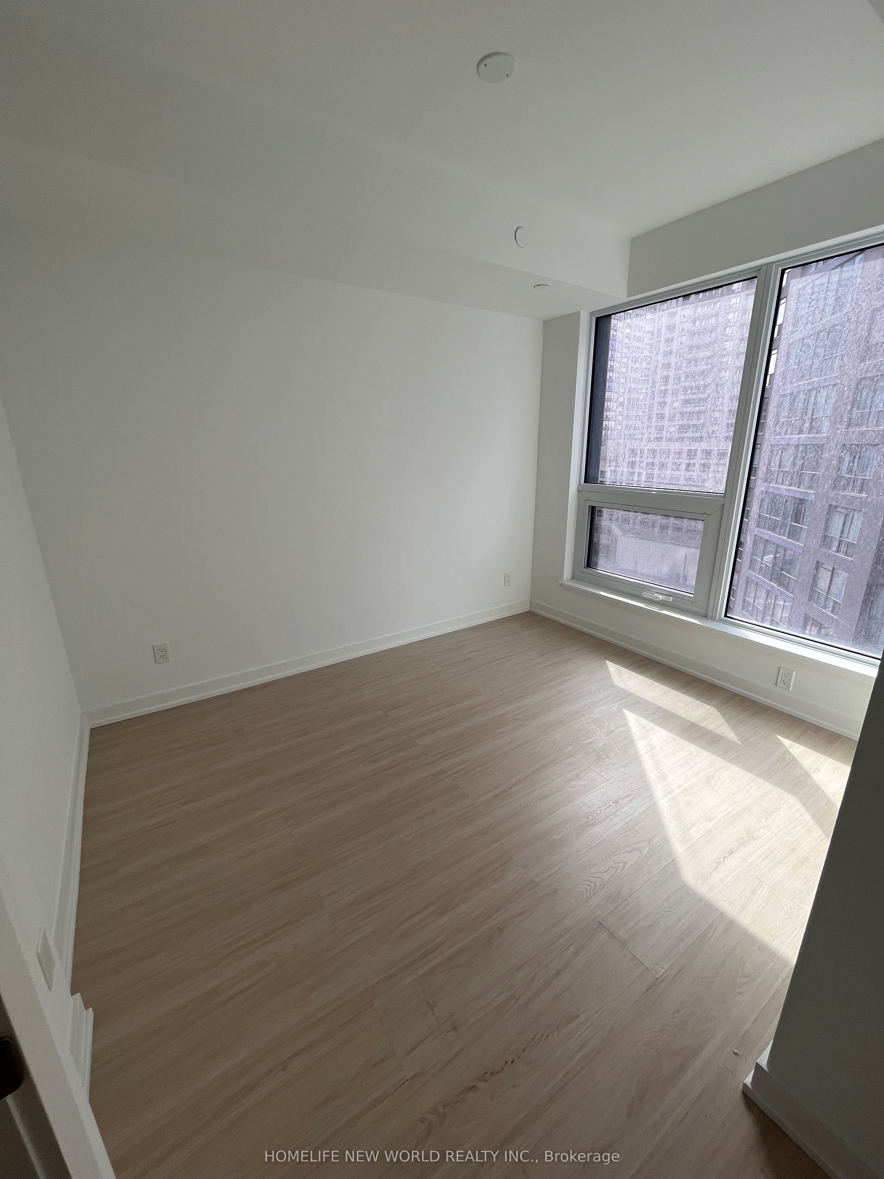 8 Wellesley Street W 901, Toronto, ON M4Y 0J5 photo 4