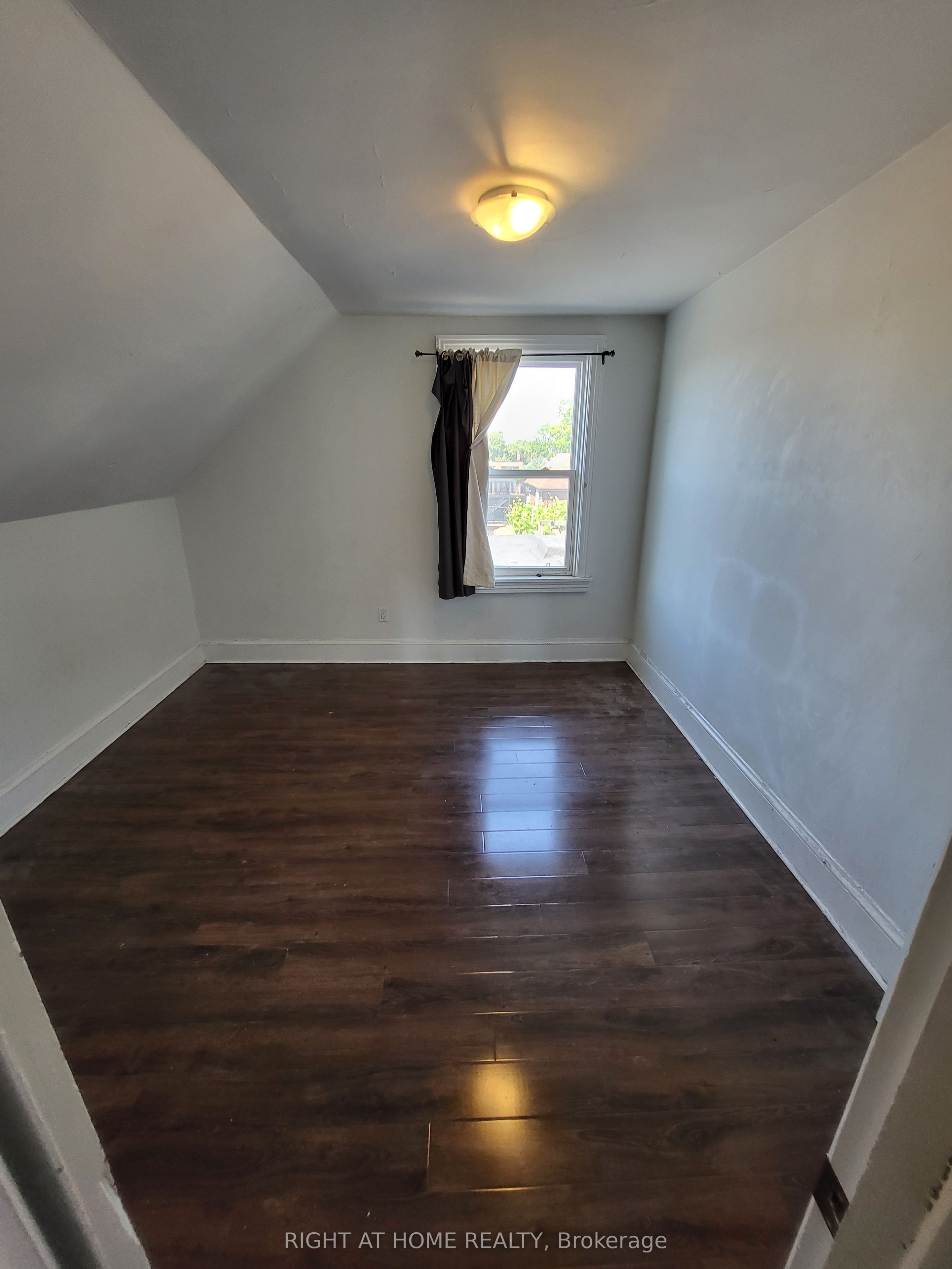 194 Beatrice Street 2, Toronto, ON M6G 3G1 photo 3