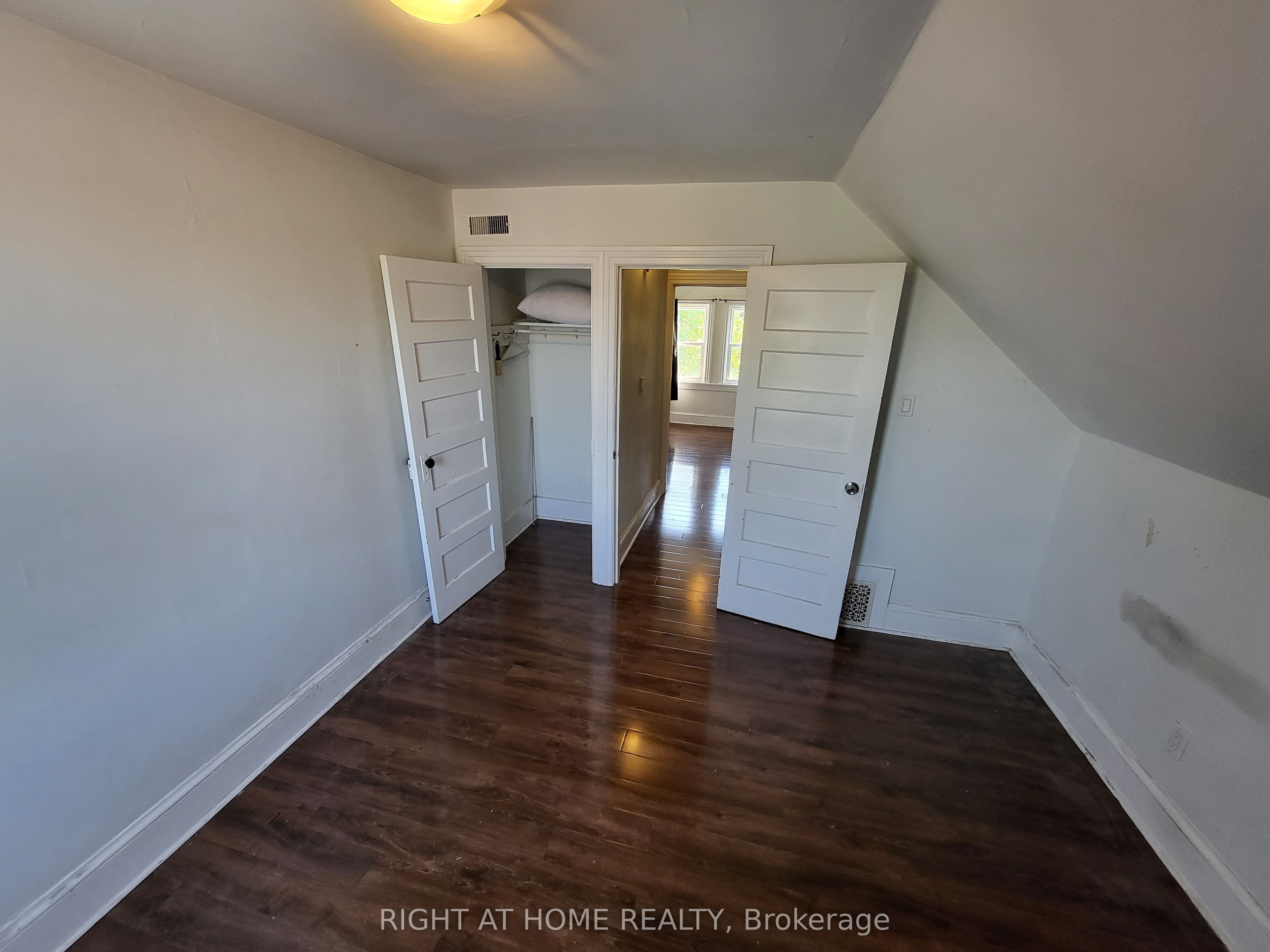 194 Beatrice Street 2, Toronto, ON M6G 3G1 photo 4