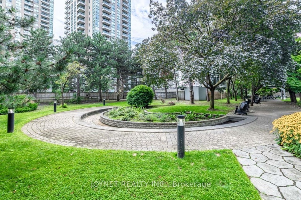 7 Bishop Avenue 2205, Toronto, ON M2M 4J4 photo 2