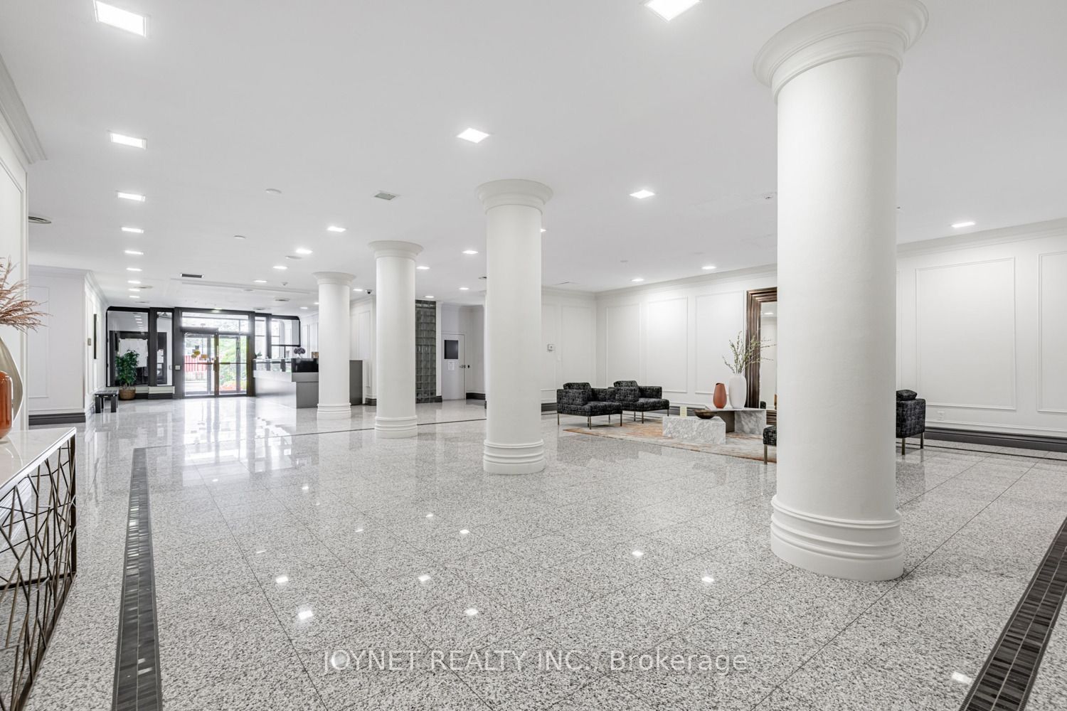 7 Bishop Avenue 2205, Toronto, ON M2M 4J4 photo 4